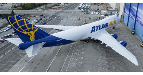 BOEING 747 .